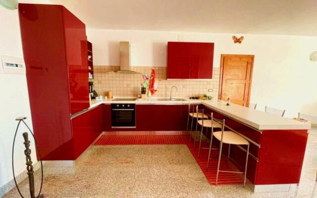 Appartamento con grande terrazza VISTA MARE