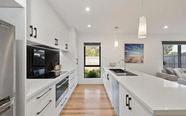 TORQUAY Relax and Unwind Beach 300m Table Tennis