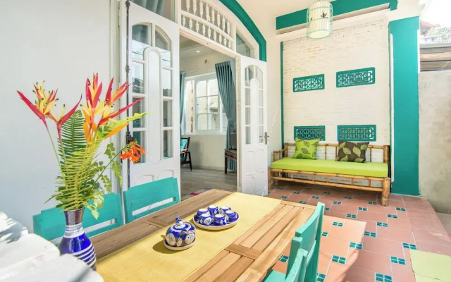 Sunnybeautiful 2-bdr apartment An Bang