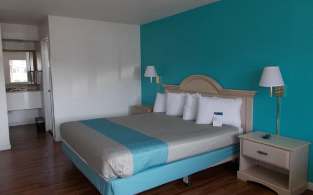 Quality Inn & Suites Tradewinds