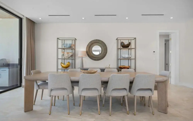 Aqualina 1001 in Nassau