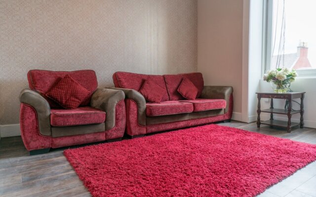 Newly Refurbished 1 Bedroom Flat