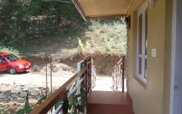 Hilly Hut Home Stay