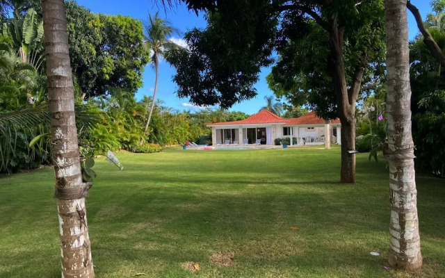 Seasideserenity - Luxury Villa Steps From The Beach