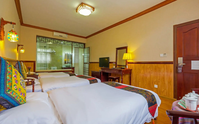 Lijiang He Mu Ju Inn Fairview Branch