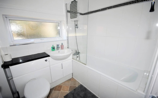 Get Away Home With Hot Tub Sleeps 7