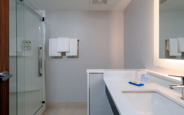 Holiday Inn Express & Suites Tulsa Downtown By Ihg