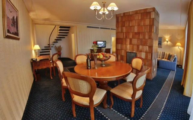 Imperial Hotel, Riviera Holiday Club