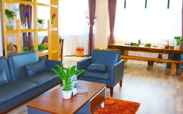Golden Hotel
