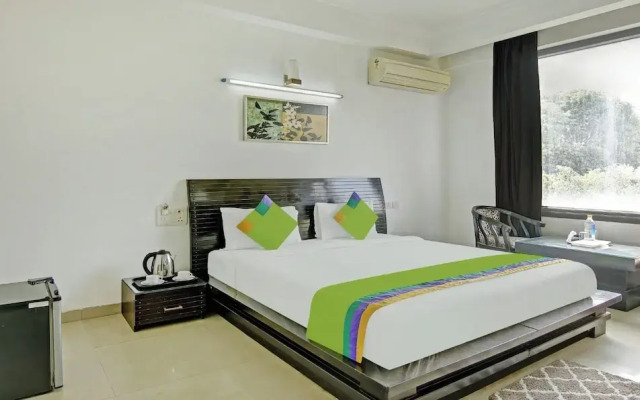 Blue Moon Residency Hotel & Restaurant