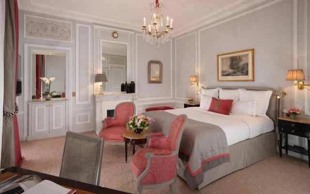 Hotel Plaza Athenee