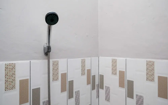 RedDoorz @ Jalan Dieng 3