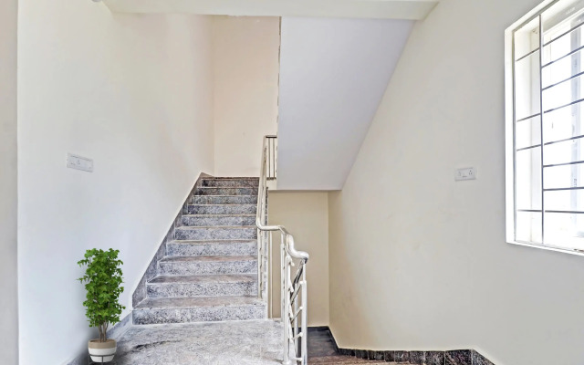OYO 87519 Nra Residency