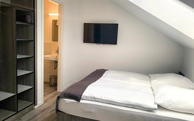 PRIMA Inn Unterkunft direkt uber der "Bar am Minimax"