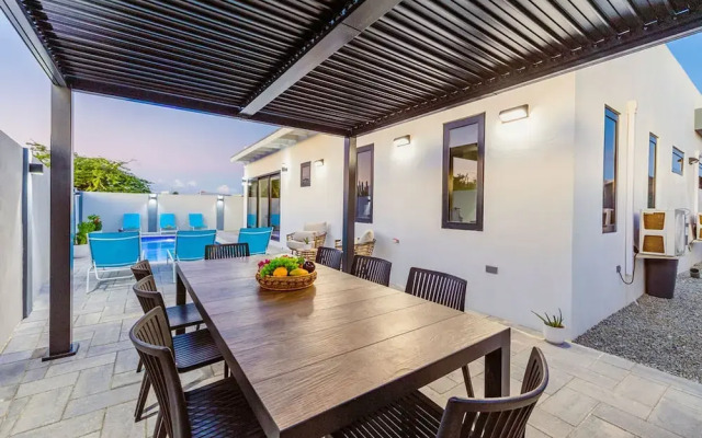 La Perla 2br2ba Home w Private Pool Patio BBQ