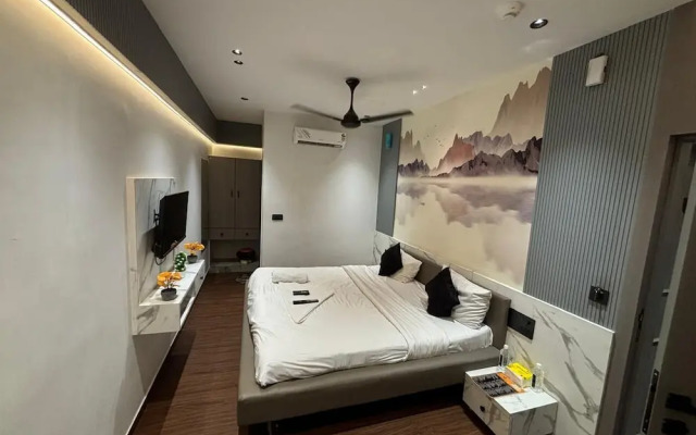 V Love Hotel
