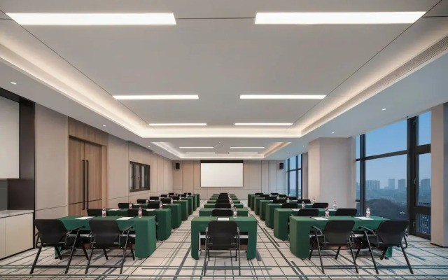 Holiday Inn Express Chongqing Central Park By Ihg