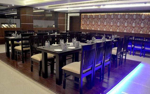 OYO Premium Viraj Khand