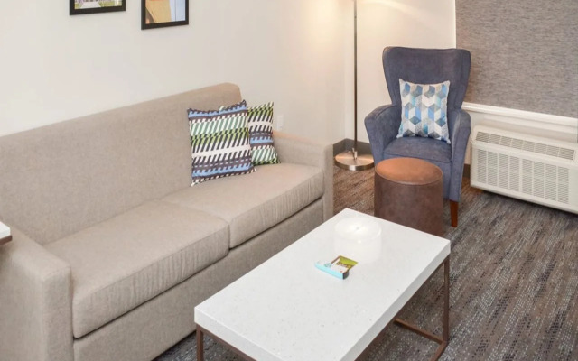 Four Points by Sheraton Fayetteville Fort Bragg