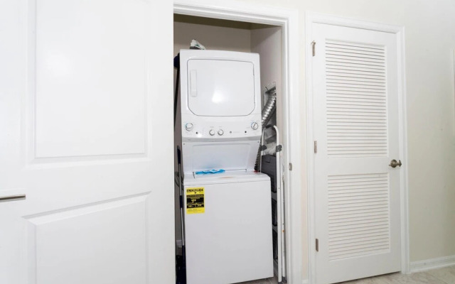 3180 PC - 402 - Storey Lake