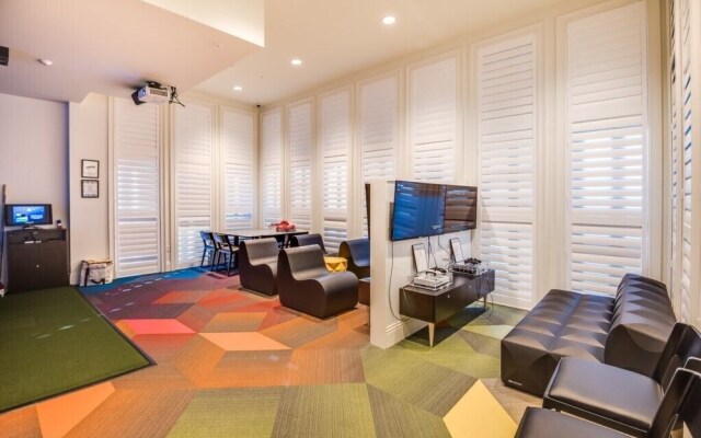 Phenomenal 8B 1810s Villa with Pool, Spa & Movie Theater
