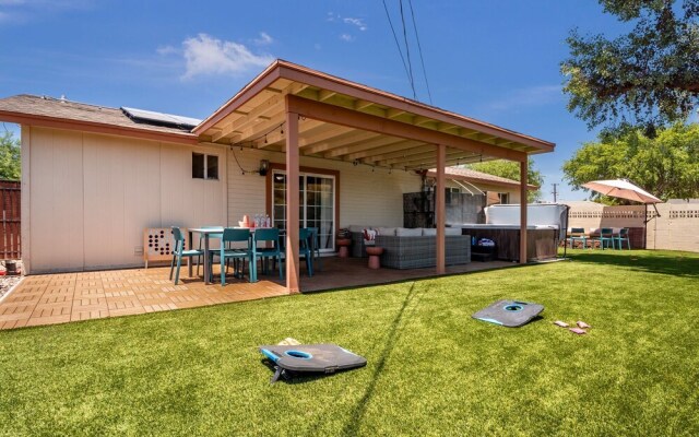 5BR Sleeps 10 Hot Tub Fire Pit Games & Walk to ASU