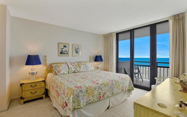 Modern 11th Floor Beachfront Condo With Views/pool