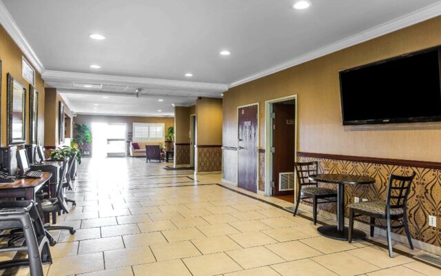 Comfort Suites Near Six Flags Magic Mountain