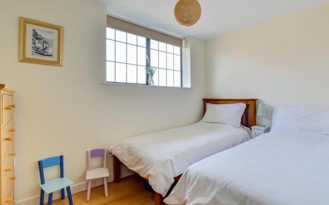 Flat 8 Broadleys