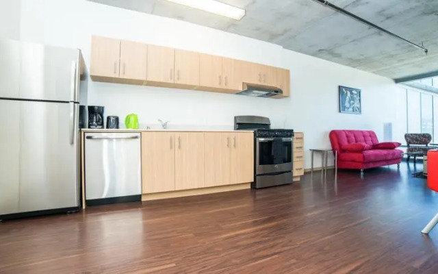 Hollywood Sierra Apartment