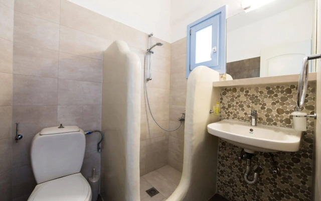 Stratos Studios & Apartments