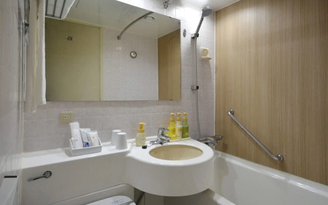 Premier Hotel Cabin Shinjuku