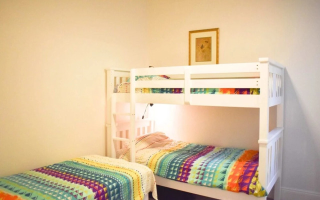 Cosy Erko 2 Bedroom Home on Edge of Sydney City Centre