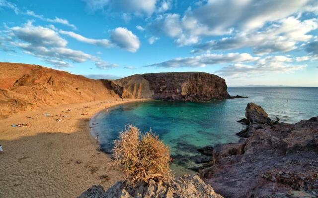 Rooms & Suites Balcony 3D