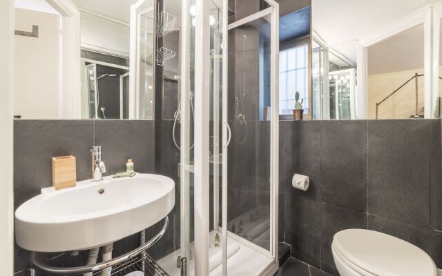 iFlat Yellow Monti Studio Apartment