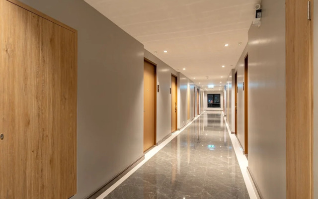 Crystal Srivaree Suvarnabhumi Hotel