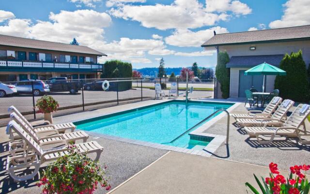 Poulsbo Inn & Suites