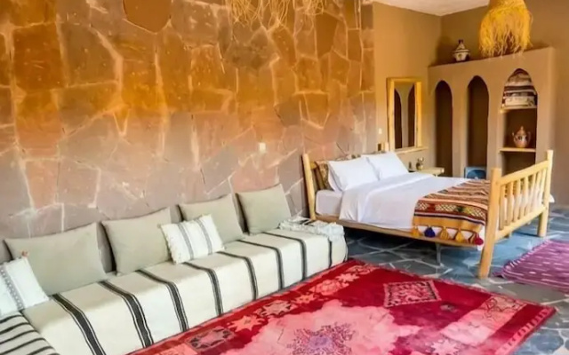 Ouberge loassis house