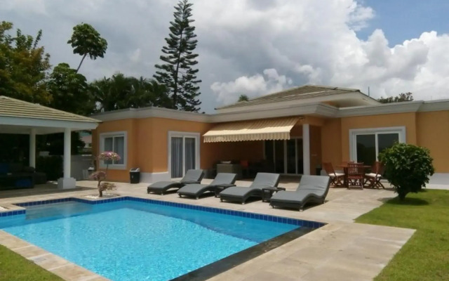Luxury Pool Villa 604