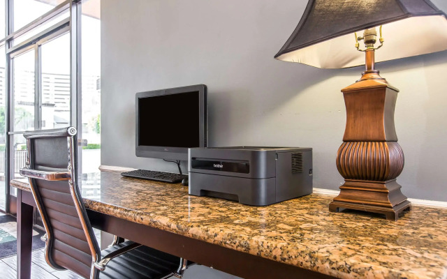 Quality Inn & Suites Bell Gardens - Los Angeles