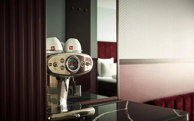 WIDE Hotel