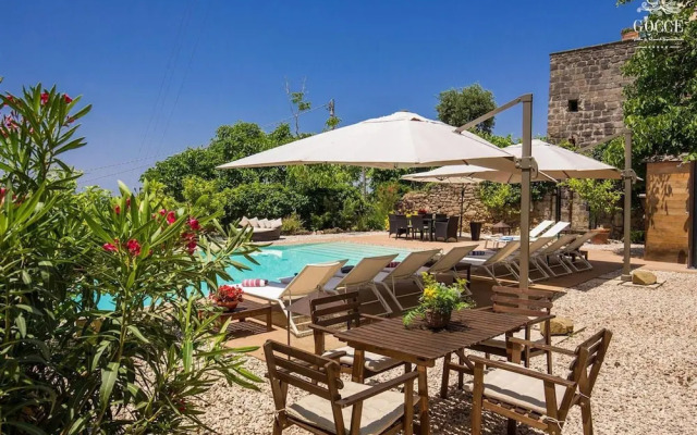 Villa Rococo - Luxury Period Villa With Pool and sea Views
