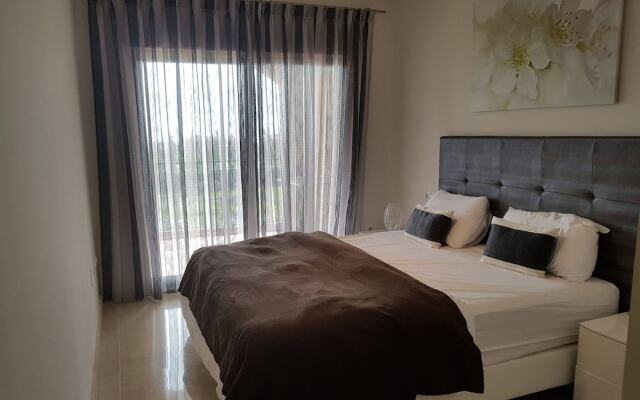 Sunny, Quiet And Spacious Apartment Nearby The Sea