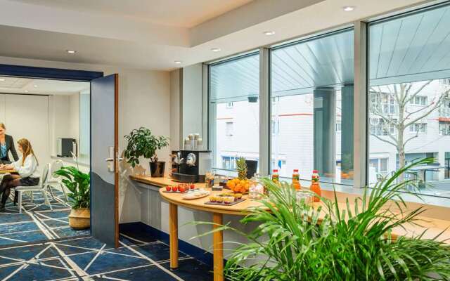 Residence Mercure Paris La Defense Grande Arche