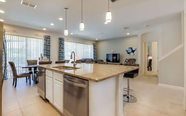 Solterra - 5204 Oakbourne Avenue