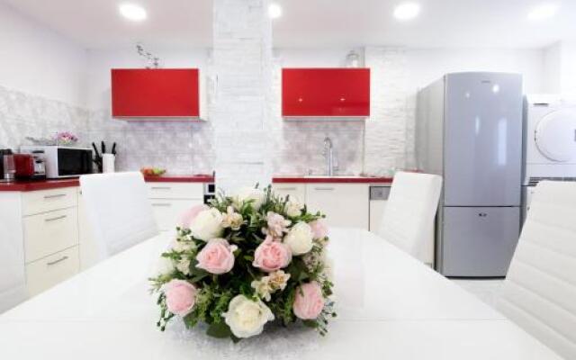 FaRoyal Luxury Suite