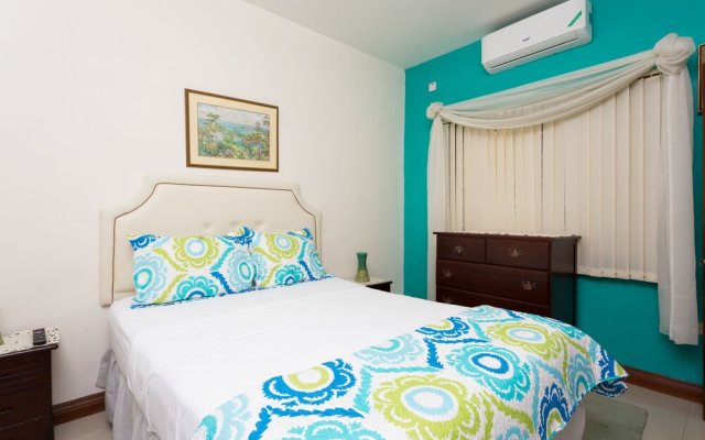 New Kingston Guest Apartment at Inglaterra III