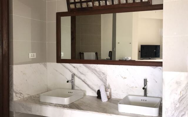 Stunning luxe 220sm villa by the sea entirely private with own pool