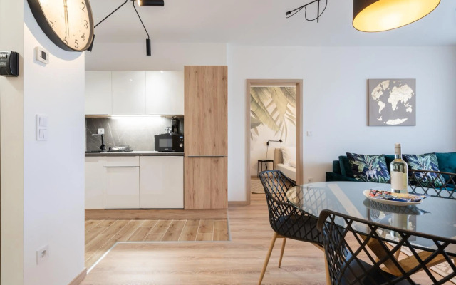 WestSide River Apartment