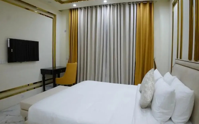 Oasis Suite Hotel